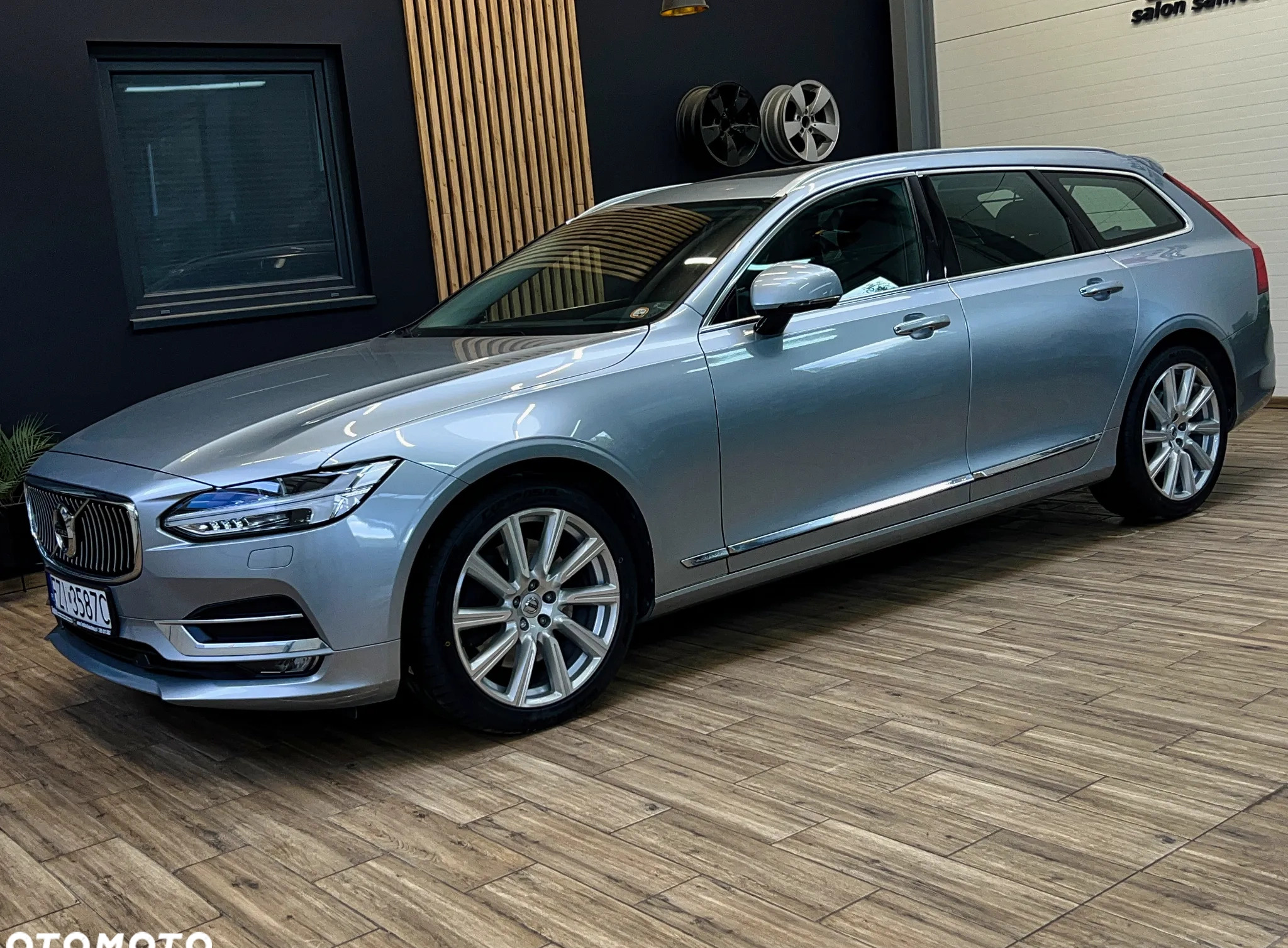 Volvo V90 cena 127900 przebieg: 94000, rok produkcji 2017 z Ośno Lubuskie małe 704